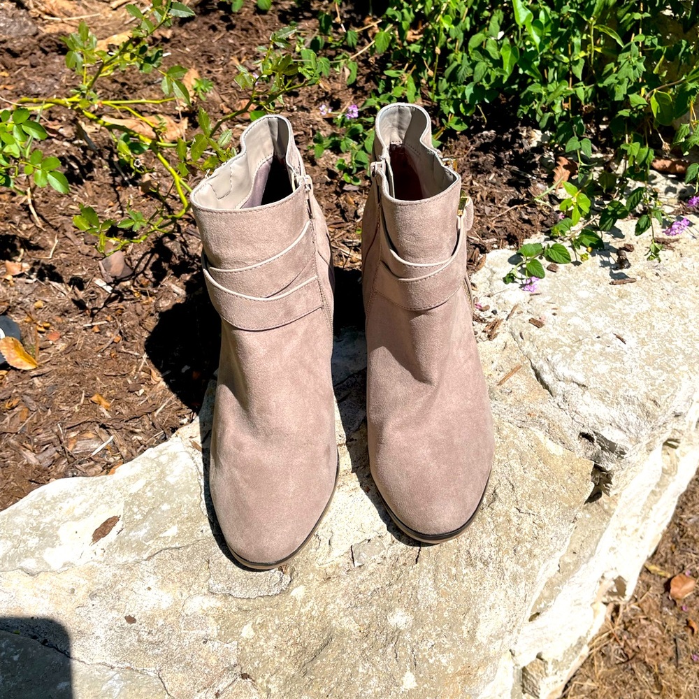 Apt. 9 Dynamic Comfort, Taupe Booties,Size 10 - image 2